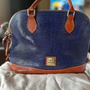 Lightly used Dooney and Bourke satchel Navy